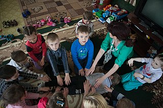 <span class="mw-page-title-main">Play therapy</span> Childrens mental health therapy method