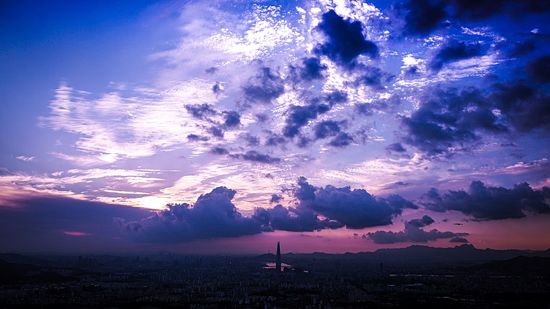 File:Purple sky of Seoul and Lotte World Tower.jpg
