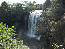 Rainbow Falls (Waianiwaniwa).jpg