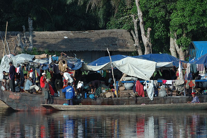 File:Refugees in Congo.jpeg