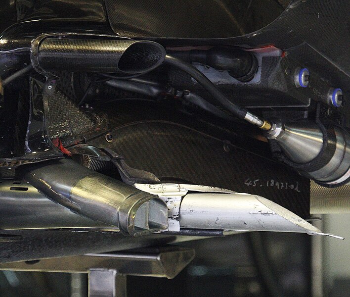 File:Renault R31 forward exhaust 2011 Malaysia pit.jpg