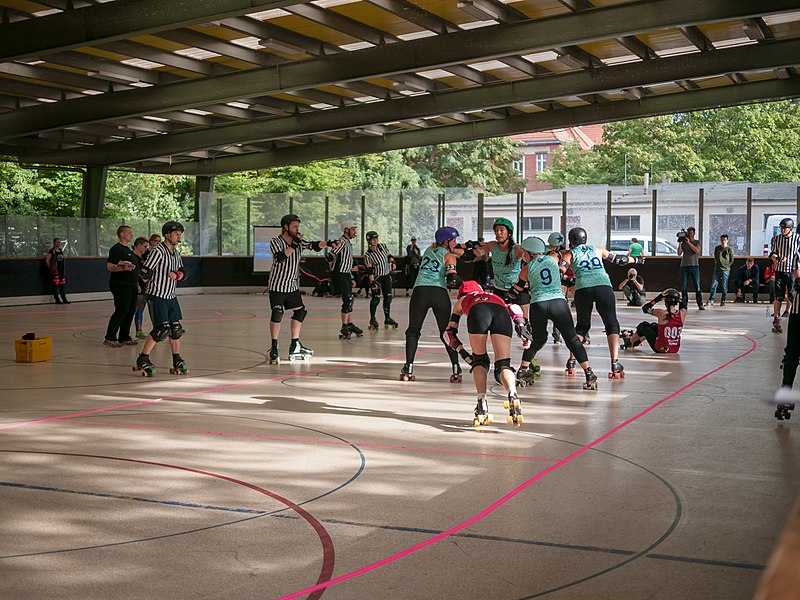 File:Roller derby, Berlin ( 1070025).jpg