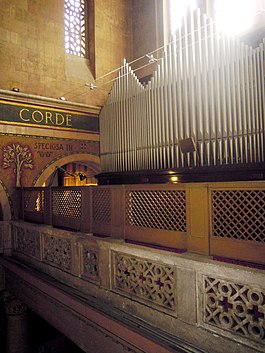 Roma, chiesa di Santa Maria Immacolata e San Giuseppe Benedetto Labre - Cantoria e organo a canne.jpg