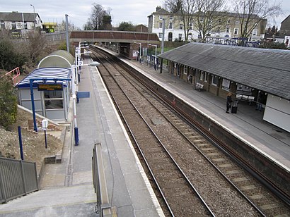 How to get to Royston Railway Station with public transport- About the place