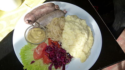 Leberwurst mit Sauerkraut und Kartoffelbrei