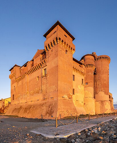 Come arrivare a Castello Di Santa Severa con i mezzi pubblici - Informazioni sul luogo