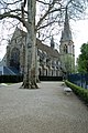 Église paroissiale St-Jean-Baptiste de Sceaux, dans les années 2000.