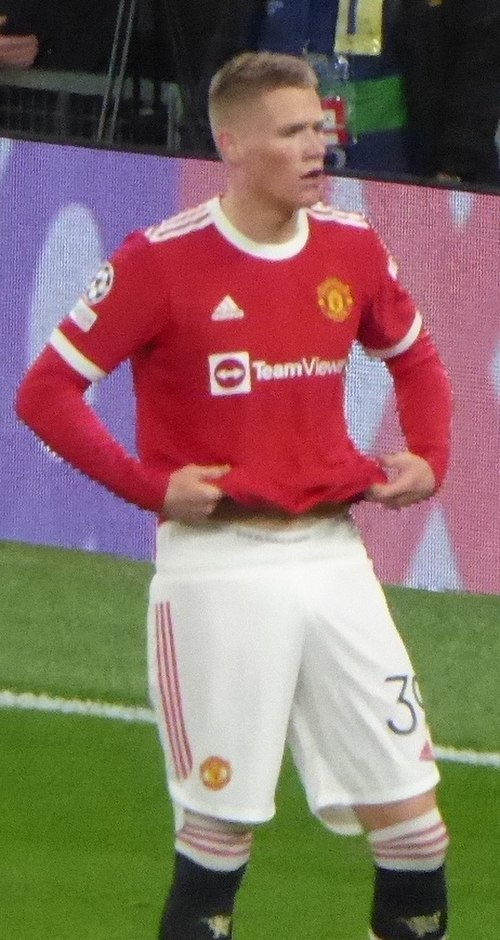 McTominay playing for Manchester United in 2021