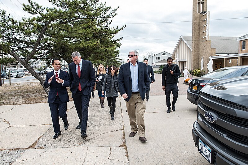 File:Secretary Castro Visits Breezy Point, New York (22360390328).jpg