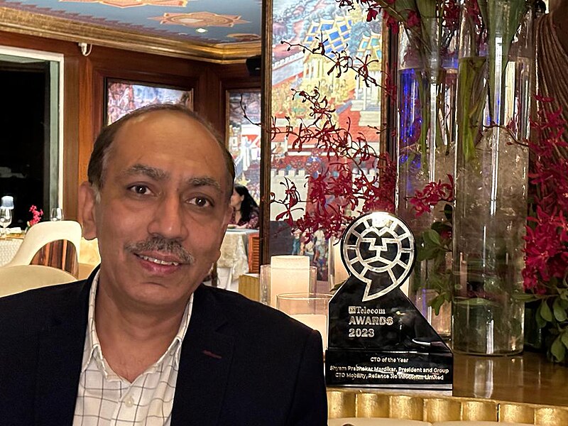 File:Shyam Mardikar with the CTO Of the Year -2023 Award.jpg