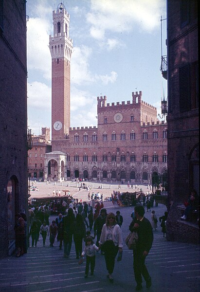 File:Siena-204-Palazzo Comunale-1986-gje.jpg