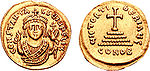 Solidus d'or de Tibère II, ne mentionnant que son nom d'emprunt, Constantin, en évocation à Constantin le Grand.