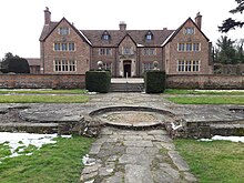 Front of house, March 2018 St Cassian's Centre, Kintbury.jpg