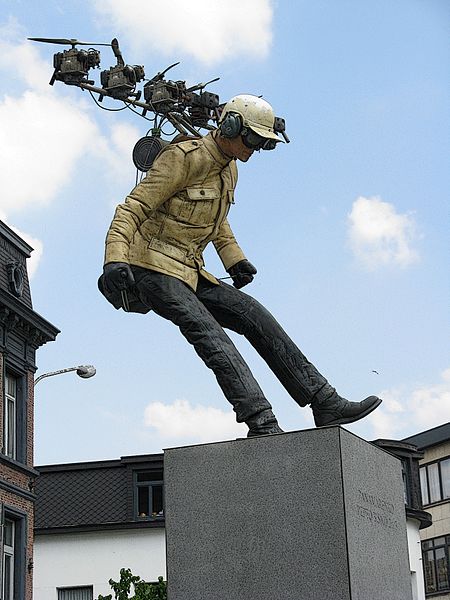 File:Statue in Honor of Belgian Artist Panamarenko - panoramio.jpg