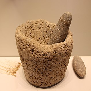Каменные ступка и пестик кебарской культуры