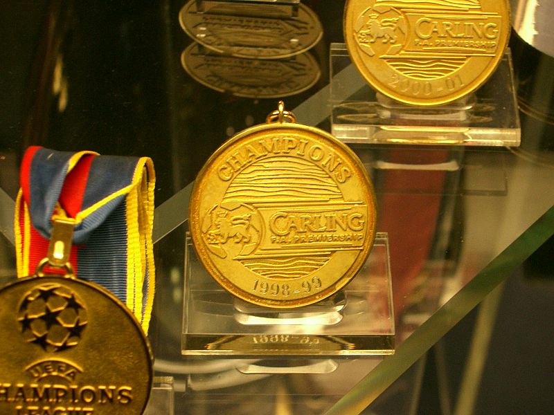 File:The English Premier League Winners Medal (Manchester United Museum) (262769295).jpg