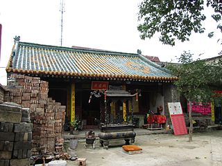 The Temple of the Town Deity in Weinan 02 2012-09.JPG