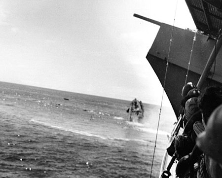 Tập_tin:USS_Hammann_sinking_1942-06-06_seen_from_USS_Yorktown.jpg