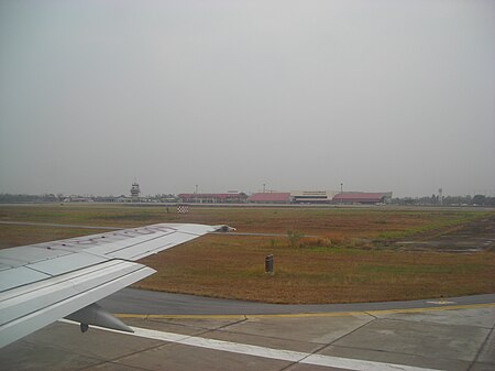 ไฟล์:Udon_Thani_International_Airport_buildings_seen_from_taxiway.JPG