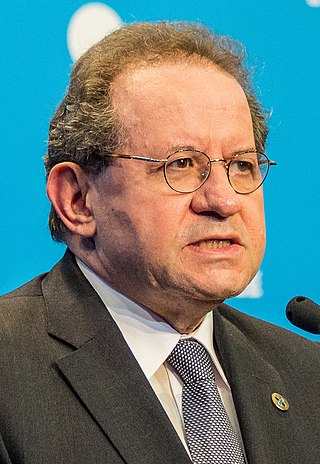 <span class="mw-page-title-main">Vítor Constâncio</span> Portuguese economist and politician (born 1943)