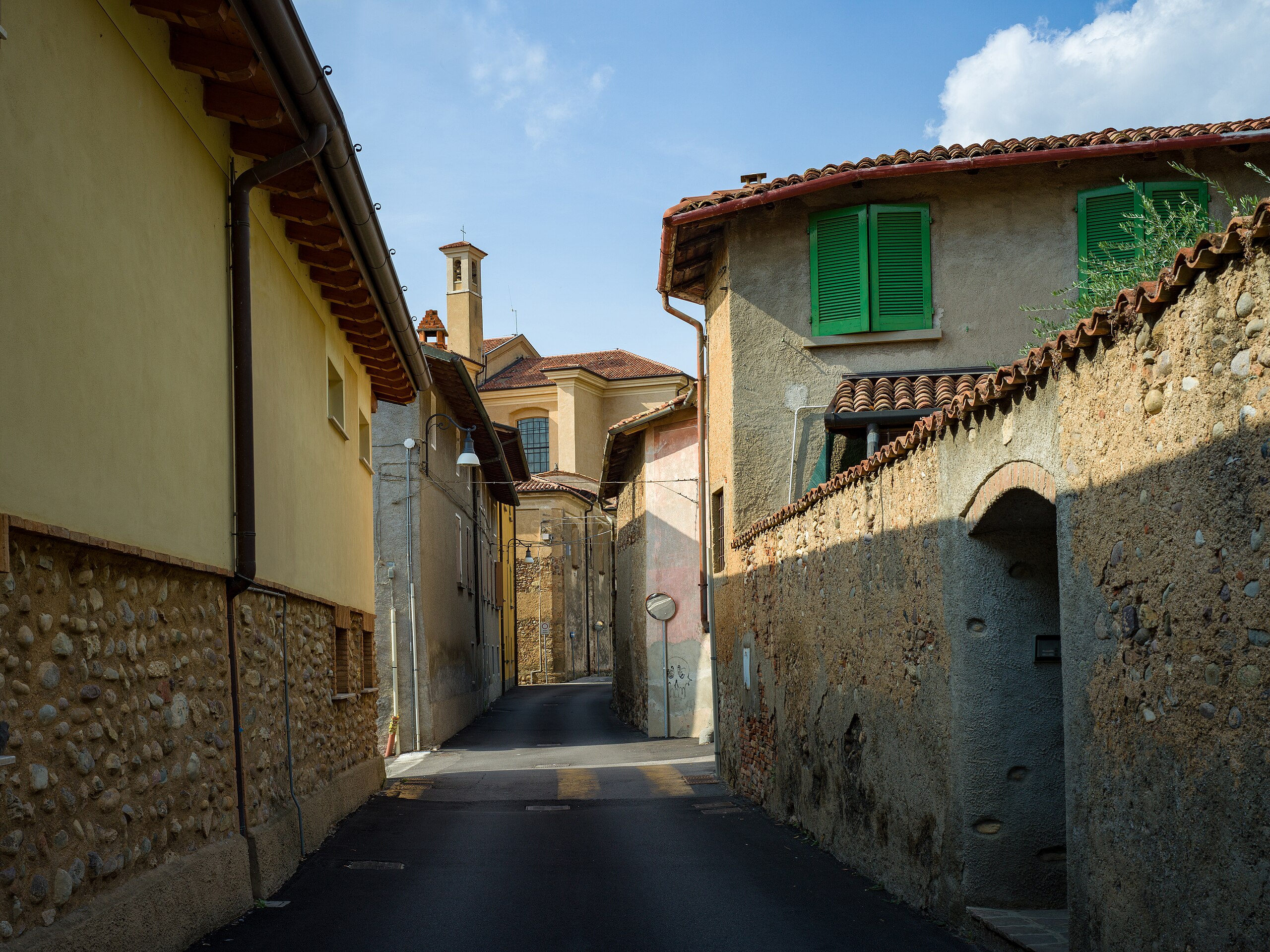 File:Via della Chiesa e Chiesa parrocchiale dei Santi Gervasio e Protasio  Cologne BS.jpg - Wikipedia