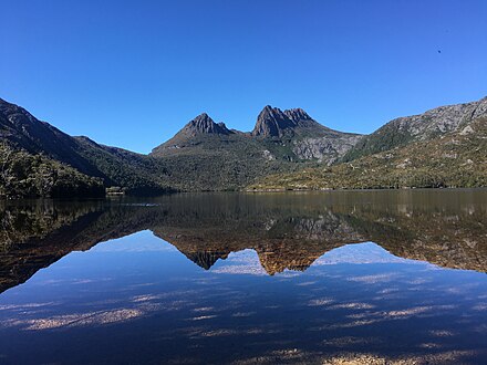 Dove Lake – a clear glacial lake in Cradle Mountain-Lake St Clair National Park