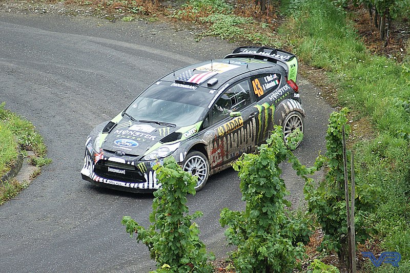 File:WRC Rallye Deutschland 2011 (6066444946).jpg