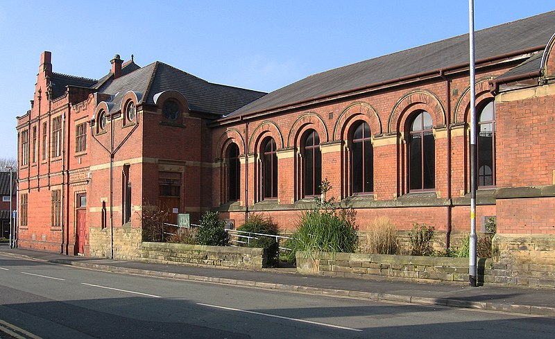 File:Warrington - Wycliffe Memorial Building and United Reformed Church (geograph 3380596).jpg