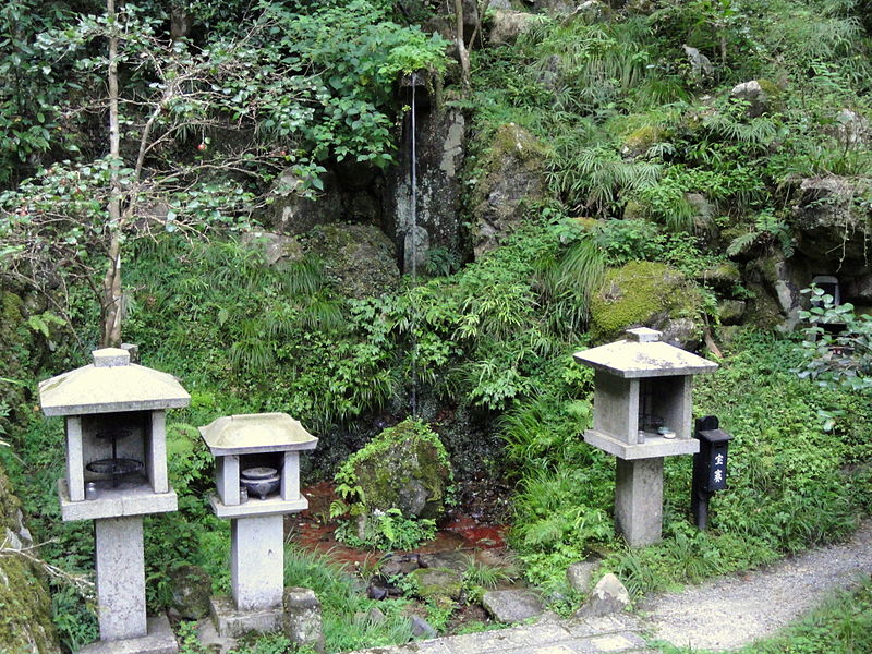 File:Waterfall - Kurama-dera - DSC06768.JPG