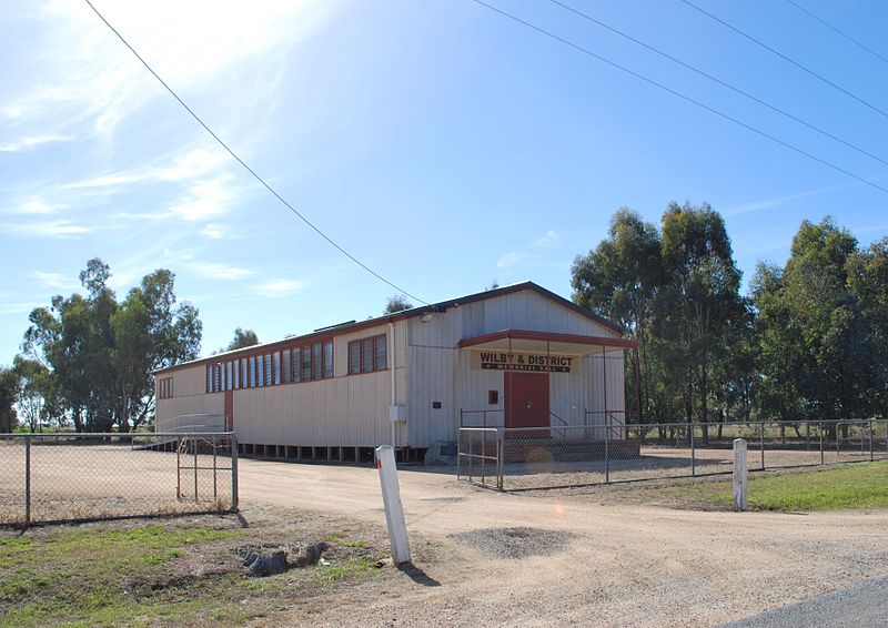 File:Wilby & District Memorial Hall 002.JPG