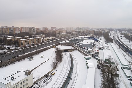 Přístupová cesta s tunelovým portálem