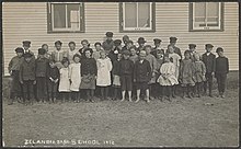 1910 yilda Zelandiya, Saskaçevan tashqarisidagi maktab o'quvchilari guruhi.