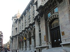 La Gran Oficina de Correos en Sirkeci, Estambul, se considera el primer edificio construido en estilo neoclásico turco
