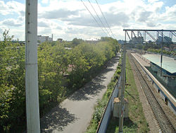 Вид на Северянинский проезд с пешеходного моста платформы "Северянин"