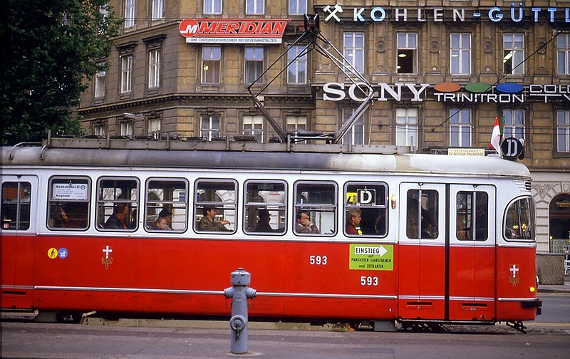 File:109L23111083 Bereich Schwarzenbergplatz – Ring, Strassenbahn Linie D, Typ L4 593.jpg