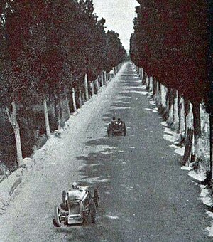 Materassi (Talbot) leading Chiron (Bugatti) in the Rome GP 1928-06-10 Rome GP Circuit des Trois-Fontaines, Materassi (Talbot) suivi par le futur vainqueur Chiron (Bugatti) du GP Royal d'Italie.jpg