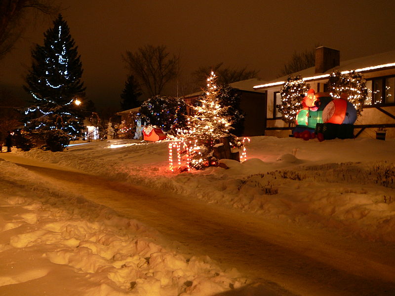 File:2008-12-27 Candy Cane Lane 013.jpg