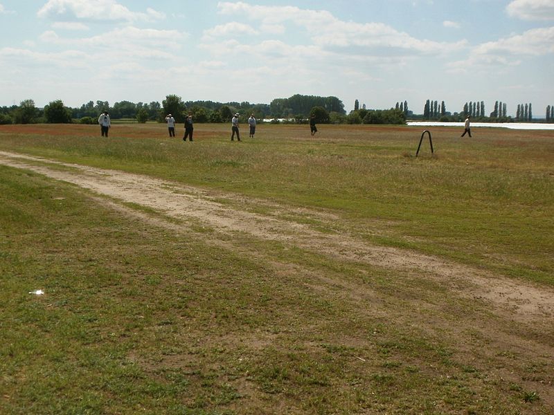 File:20120513Golf Hockenheim.jpg