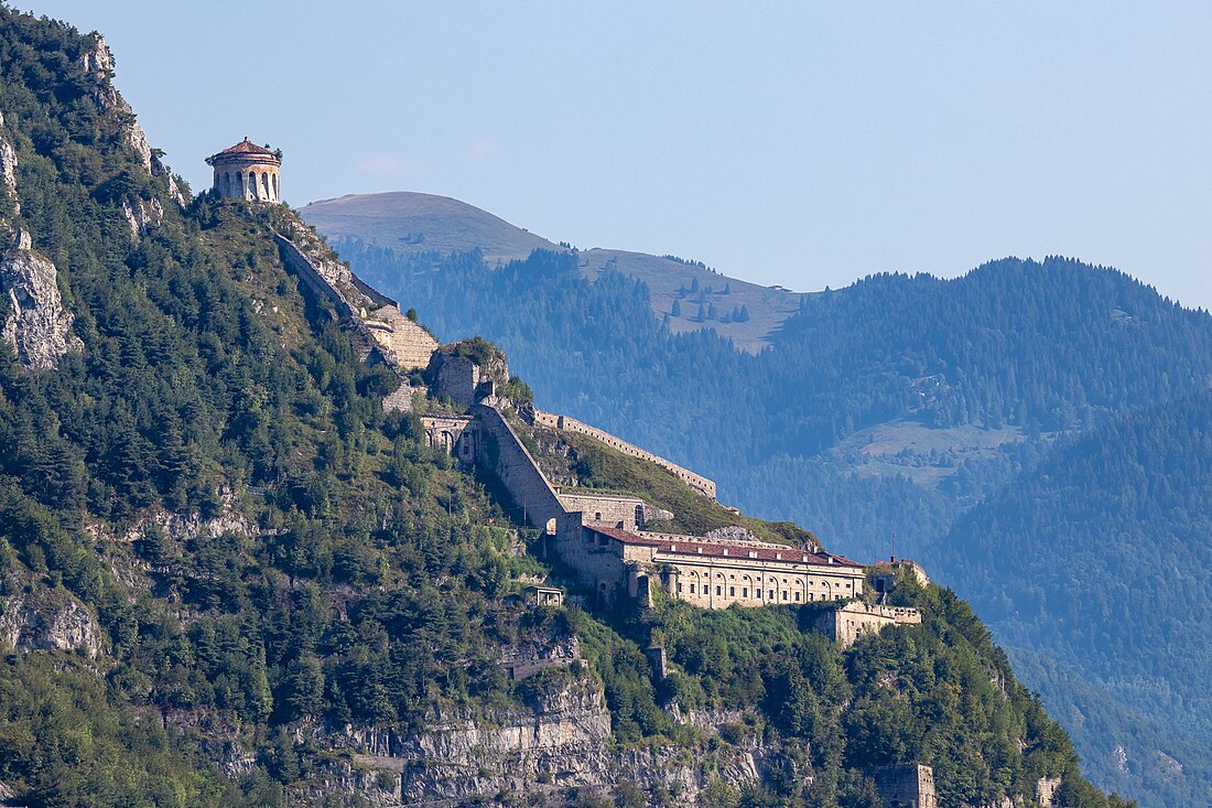 File:2018-08-05-Rocca d'Anfo-9890.jpg