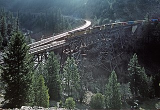 File:5 of UP 3234 and 3427 Meet in Feather River Canyon, March 1983 ...