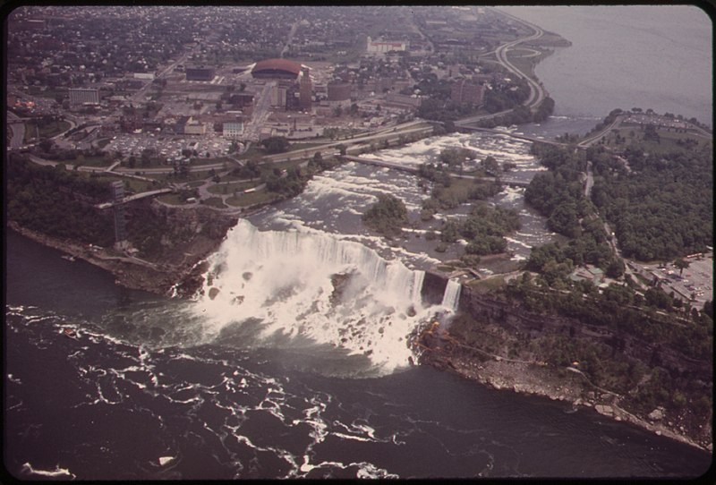 File:AMERICAN NIAGARA FALLS SEEN FROM THE AIR. FOAM CHURNING AT THE BASE IS KNOWN TO CONTAIN BACTERIA AND OTHER ORGANISMS - NARA - 549468.jpg