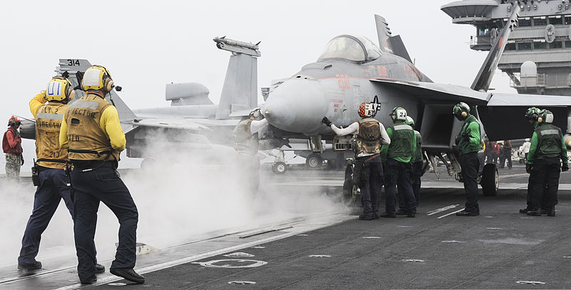 File:A U.S. Navy F-A-18E Super Hornet aircraft assigned to Strike Fighter Squadron (VFA) 147 prepares to take off from the aircraft carrier USS Nimitz (CVN 68) in the Gulf of Oman June 13, 2013, in support 130613-N-TI017-057.jpg