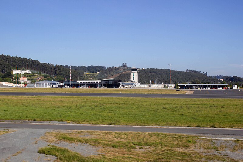 File:Aeroporto A Coruña.jpg