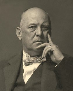 1925 photograph of Aleister Crowley