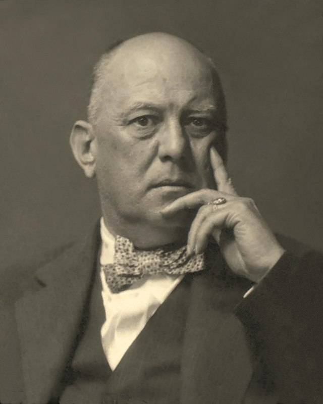 Aleister Crowley photo