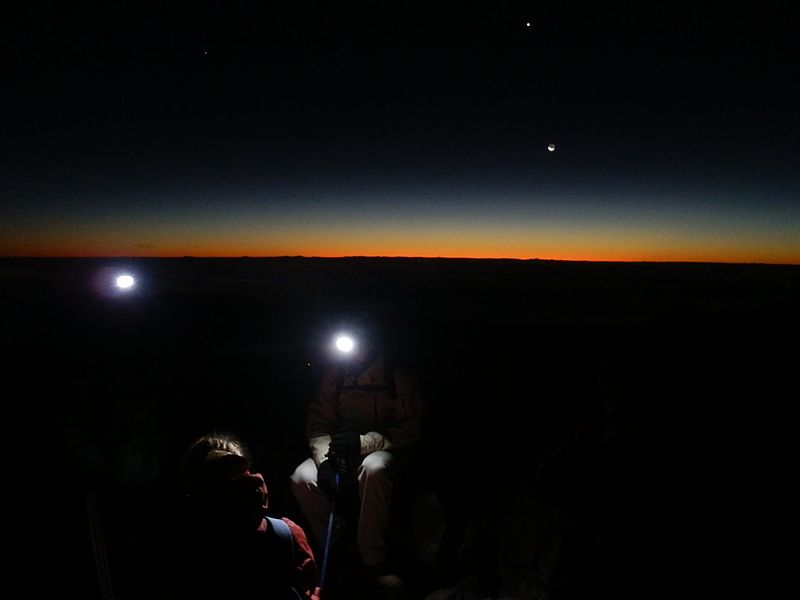 File:Amanece en el Teide.jpg