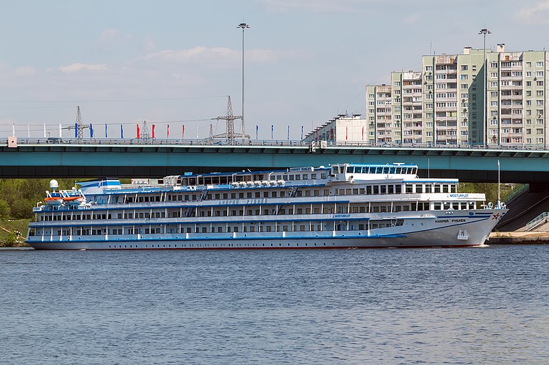 File:Andrey Rublyov in Khimki Reservoir 2016-05-09 Pic 01.JPG