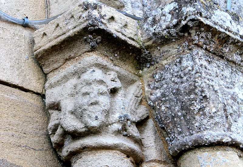 File:Anisy église Saint-Pierre chapiteau.jpg