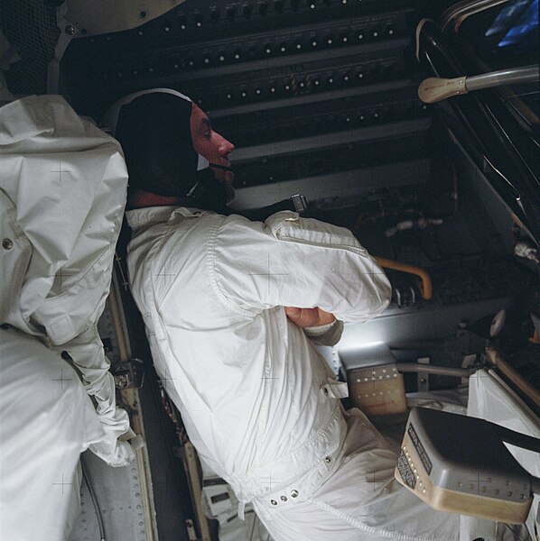 File:Apollo 13 Hasselblad image from film magazine 62-JJ (cropped).jpg