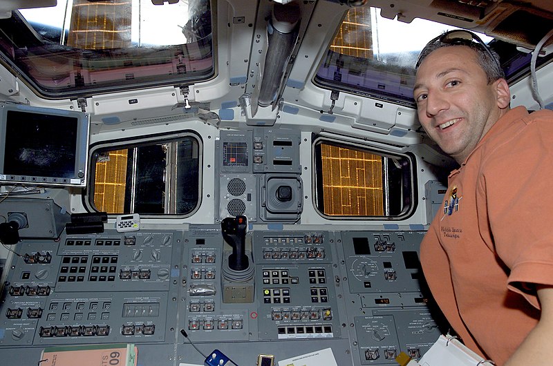 File:Astronaut Michael J. Massimino (27990758696).jpg